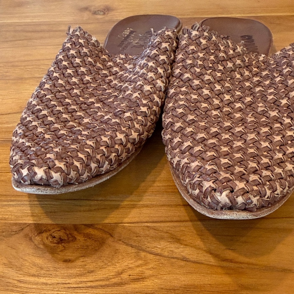 CYDWOQ Woven Pointed-Toe Mules in Brown - Picture 9 of 9